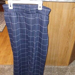 Woman's dress slacks, M